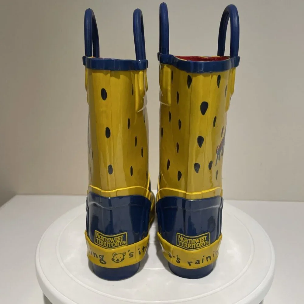 Northwest Territory Waterproof Rubber Boots Steel Shank Kids Size 9 Cats & Dogs